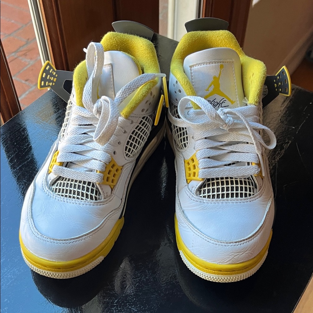 Jordan Kids flight ' Sneakers in White and Yellow